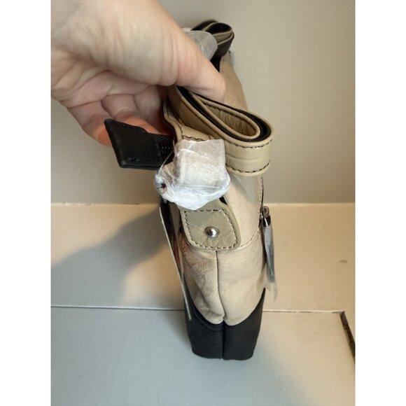 NWT Stone Mountain Luciana Crossbody Leather Bag Tan Black $169 [jb] - Picture 7 of 8